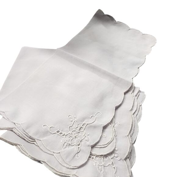 Set 6 Vintage Hand Embroidered White Napkins Scalloped Edges 16” Linen Cotton - Picture 12 of 12